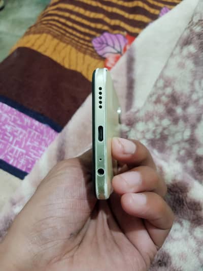 Vivo Y16