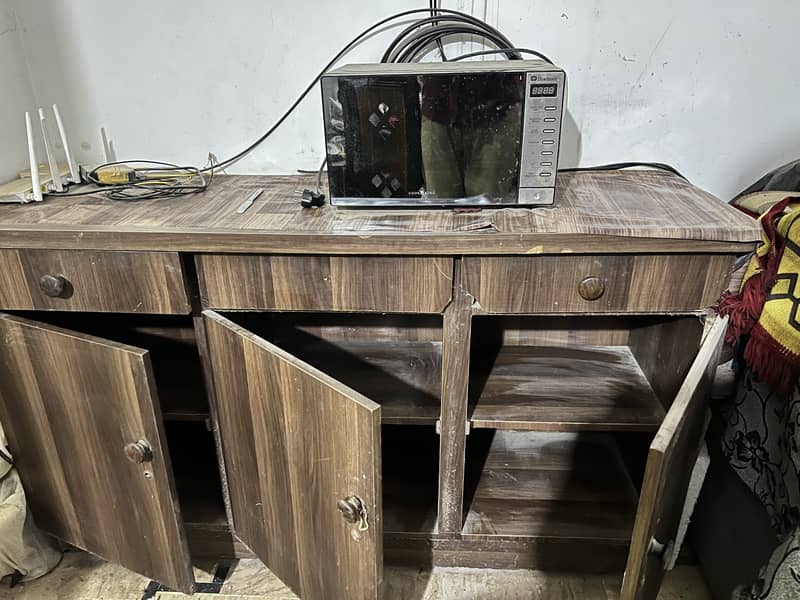 Side Board Table 0