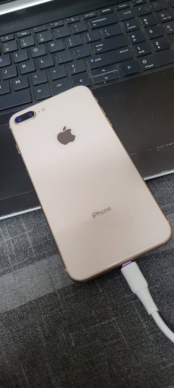 Apple iPhone 8 Plus 1