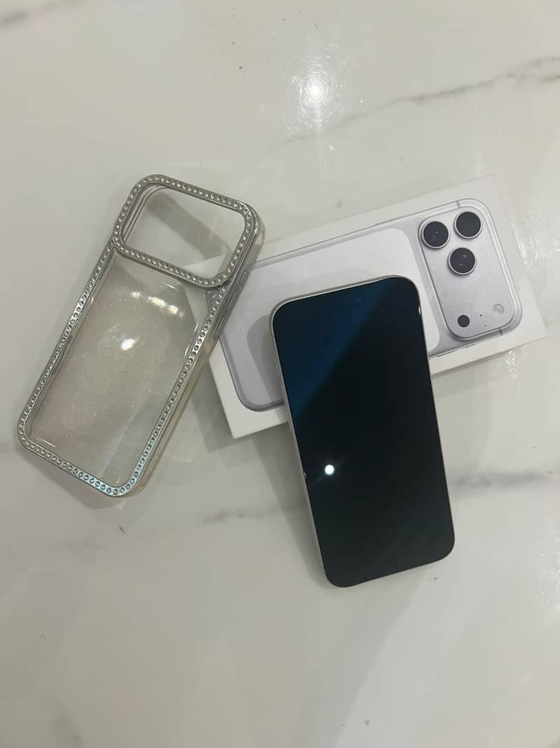 Apple iPhone 17 Pro Max 2