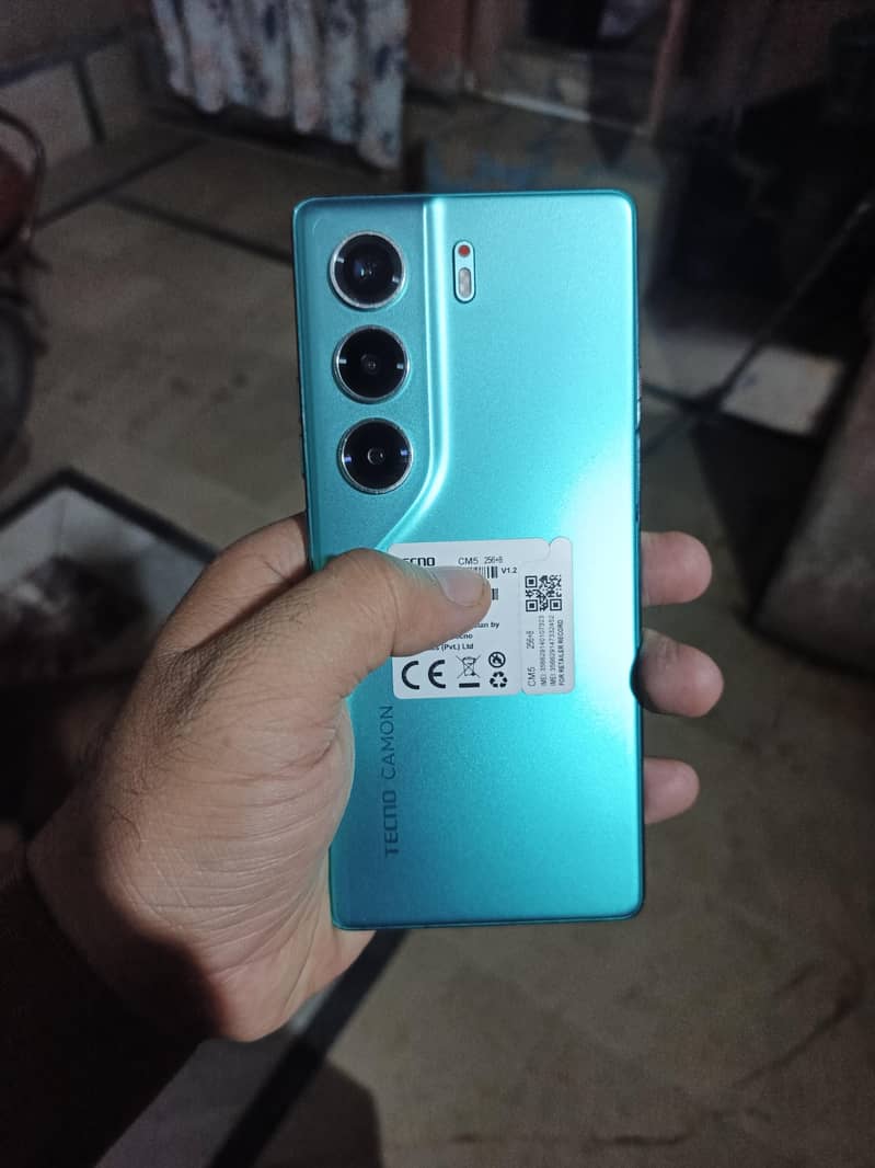 Tecno CAMON 40 1