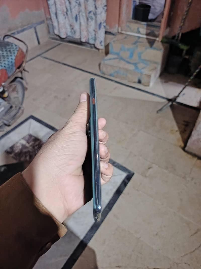 Tecno CAMON 40 7