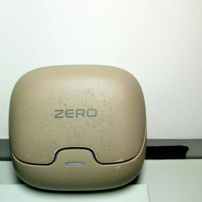Zero Wave Pro Earbuds Ivory Gray 3