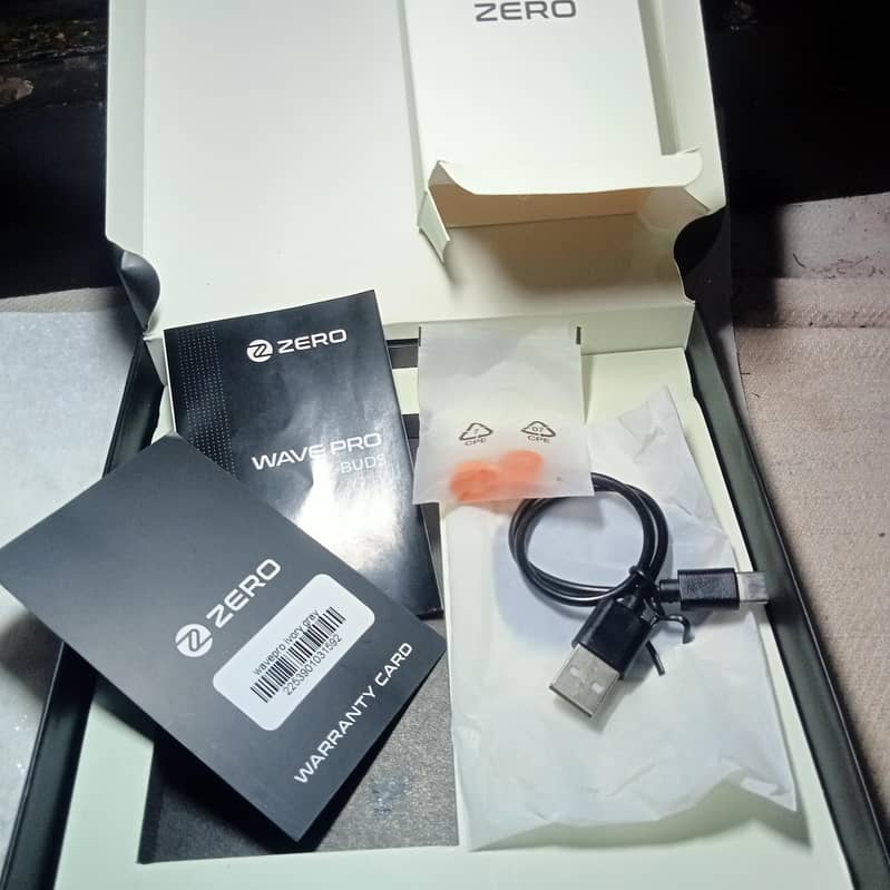 Zero Wave Pro Earbuds Ivory Gray 11