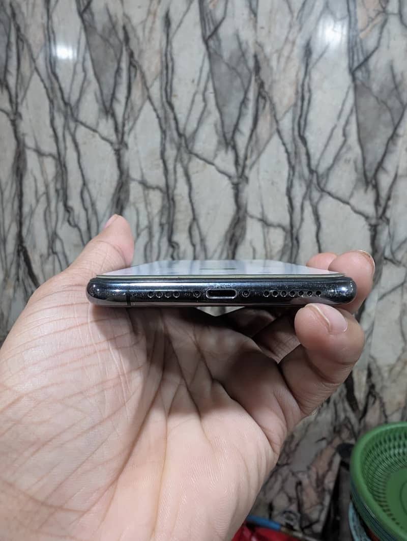 Apple iPhone XS Max 2