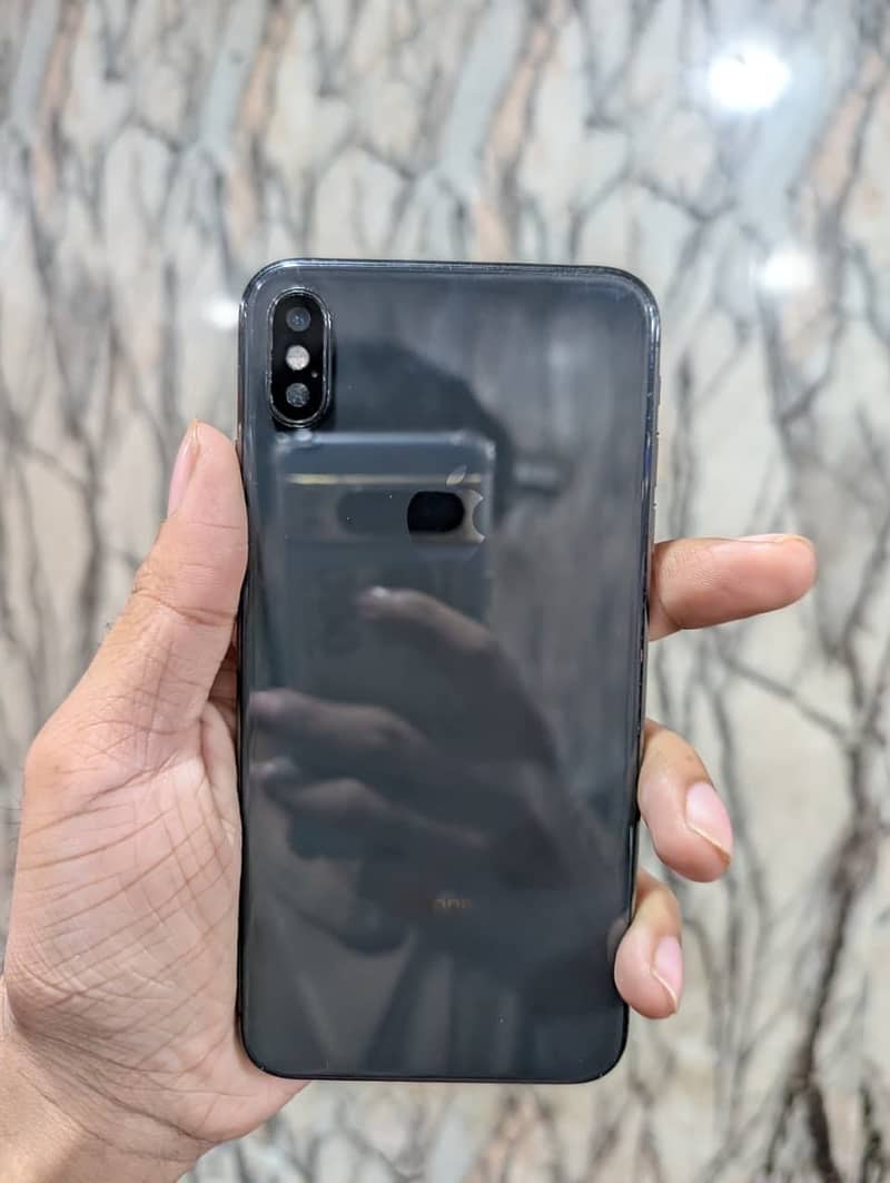 Apple iPhone XS Max 5