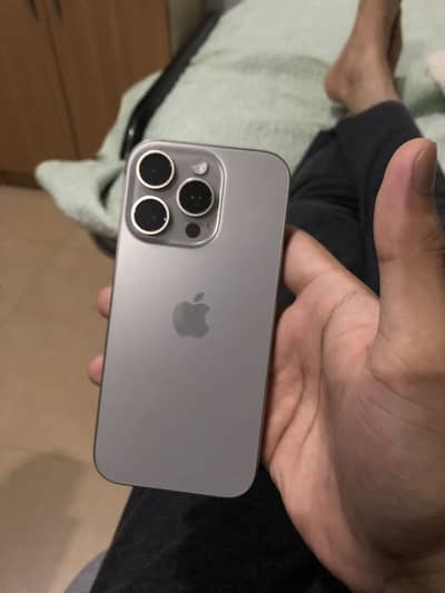 Apple iPhone 16 Pro