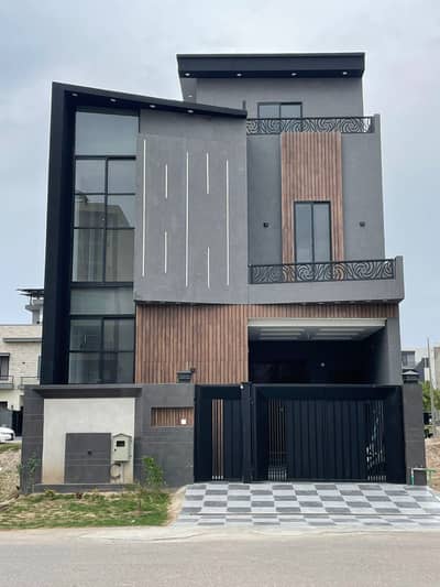 Your Dream Brand New 5 Marla House Is Available In Royal Orchard - Block F