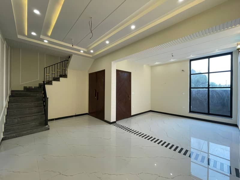 Your Dream Brand New 5 Marla House Is Available In Royal Orchard ...