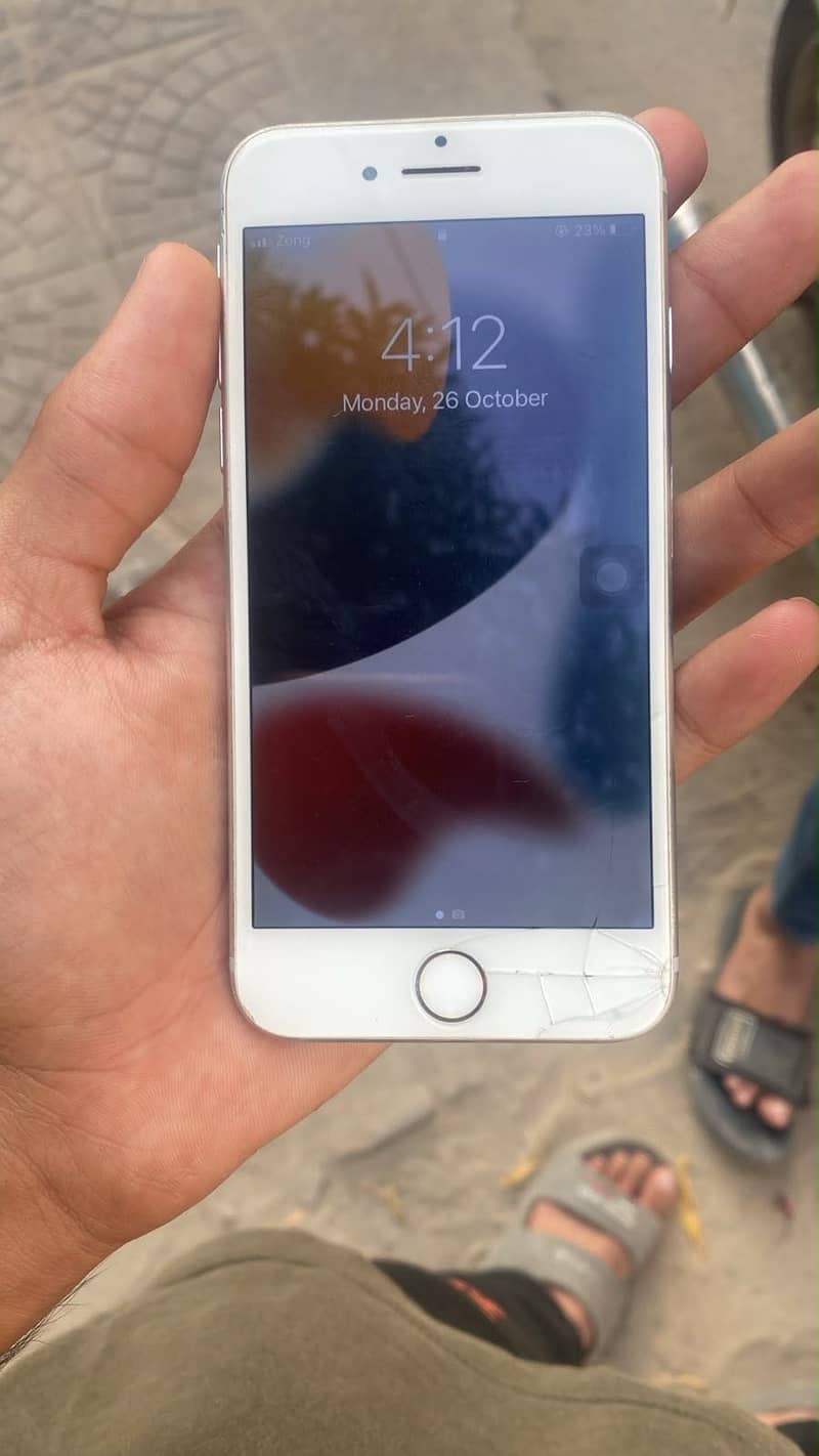 Apple iPhone 7 0