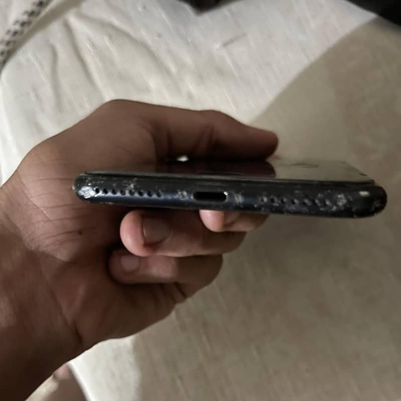 Apple iPhone 7 Plus 3