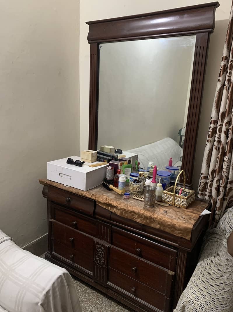 dressing table brown color 0