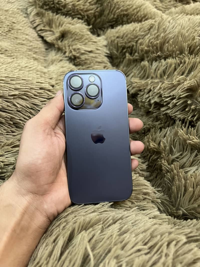 iPhone 14 pro with box 5
