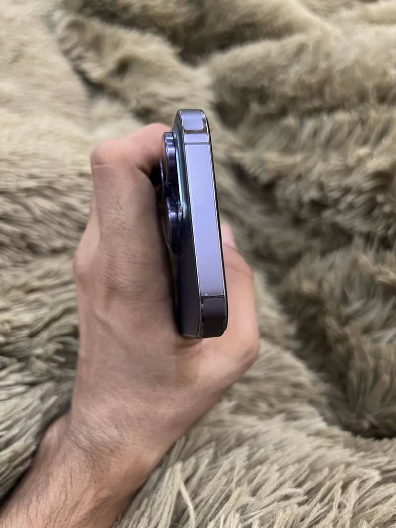 iPhone 14 pro with box 7