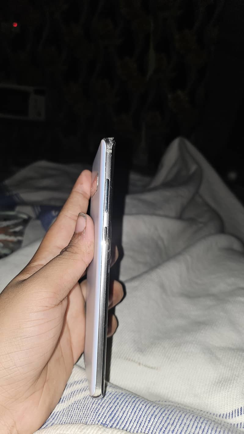 Samsung Mobile S10 Plus 3