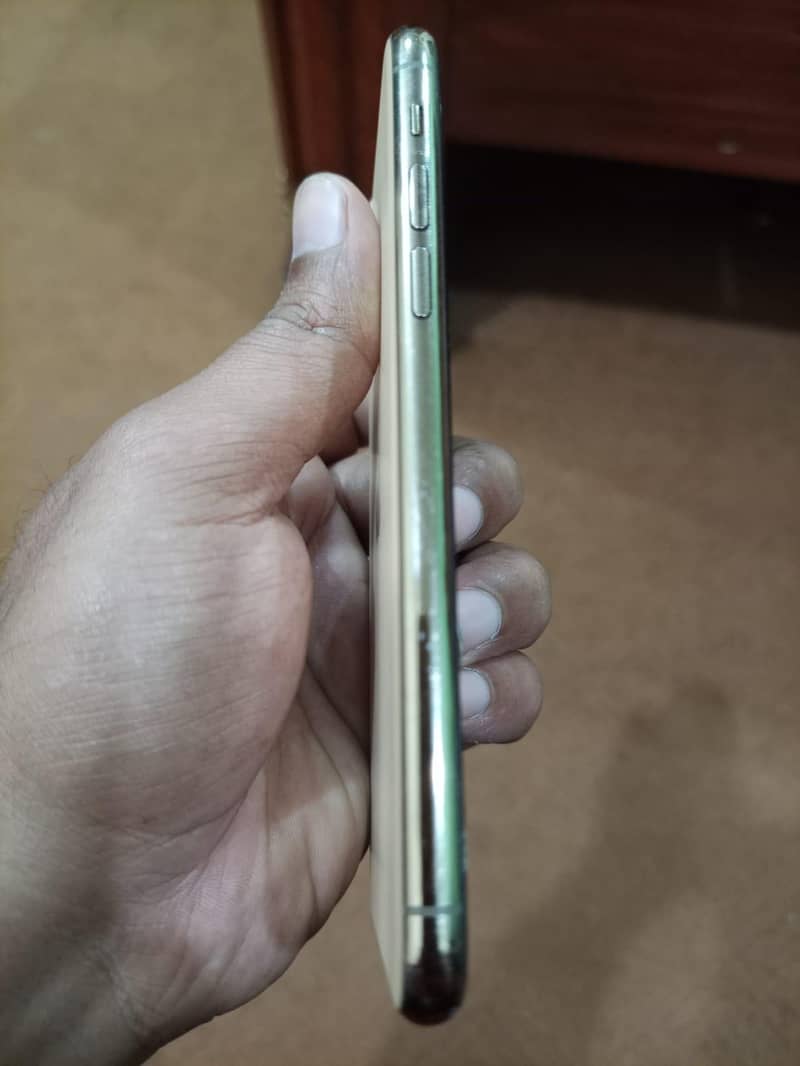 Apple iPhone 11 Pro 7