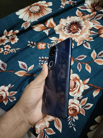 Vivo V50