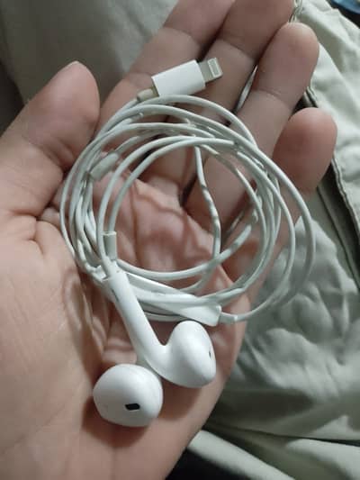 I phone handfree orignal 10/10 condition