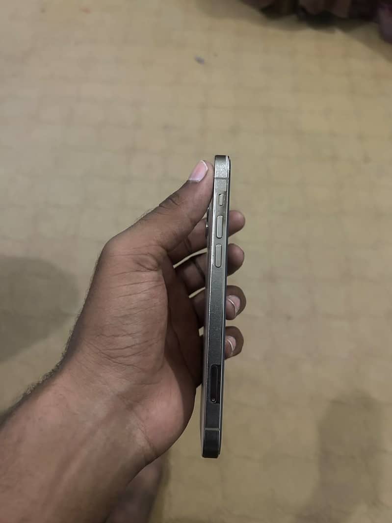 Apple iPhone 12 Pro 4