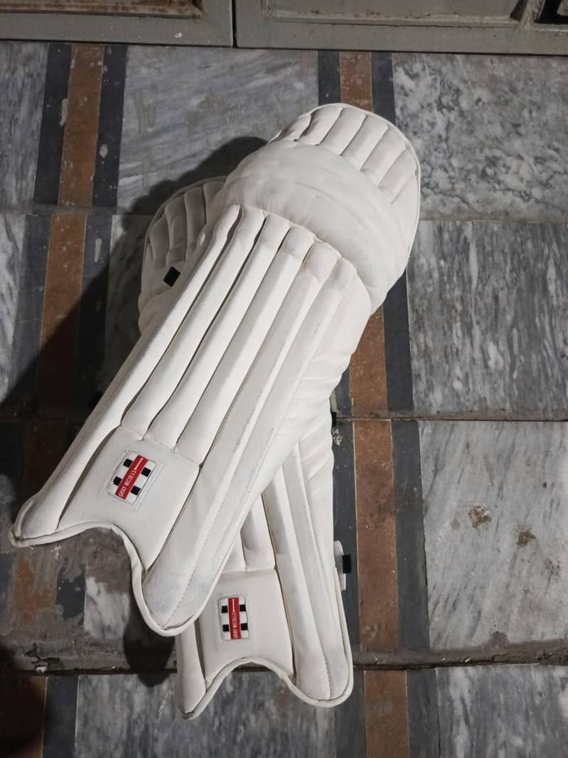 cricket pads 0