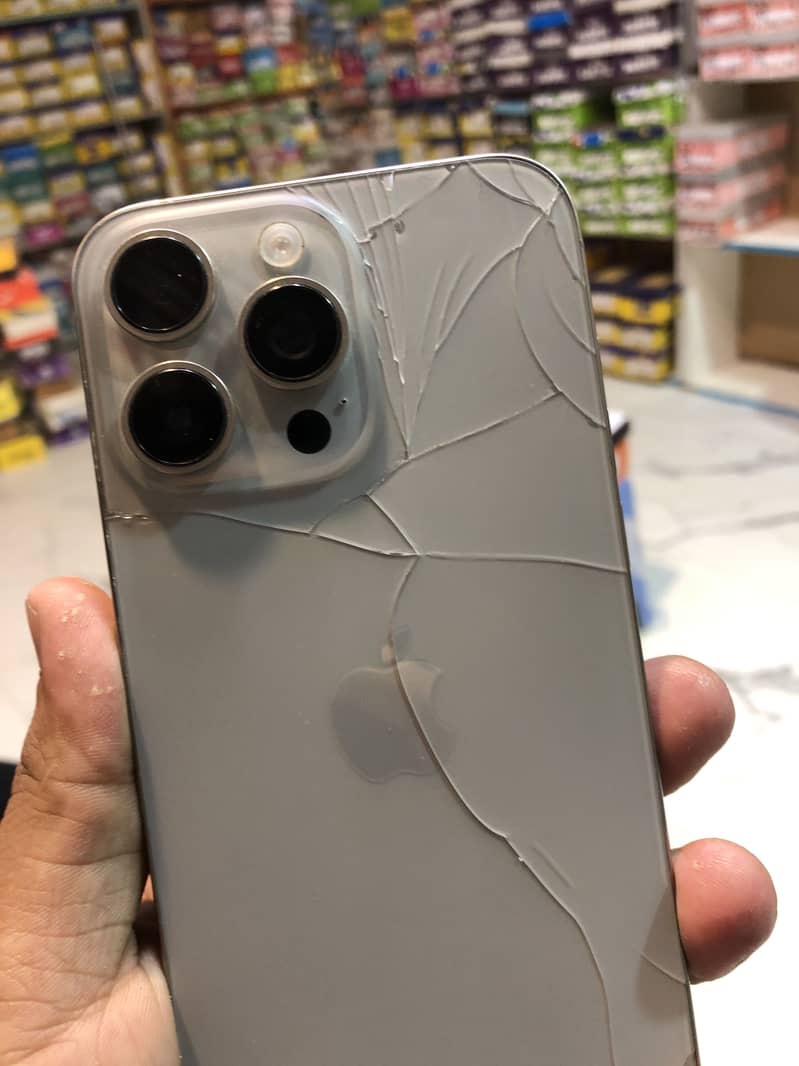 Apple iPhone 15 Pro Max 7