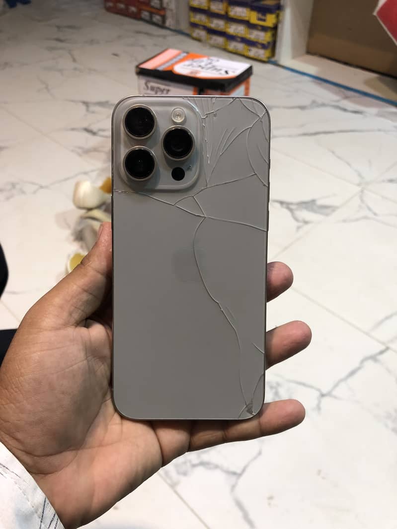Apple iPhone 15 Pro Max 8
