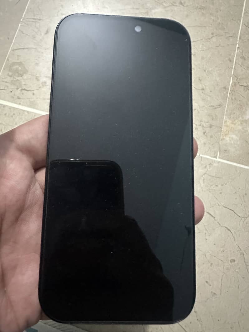 iPhone 16 Pro 4