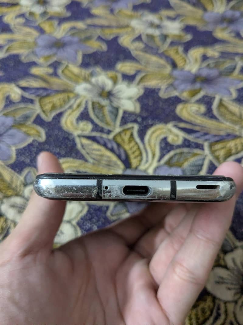 Sharp Aquos R2 1