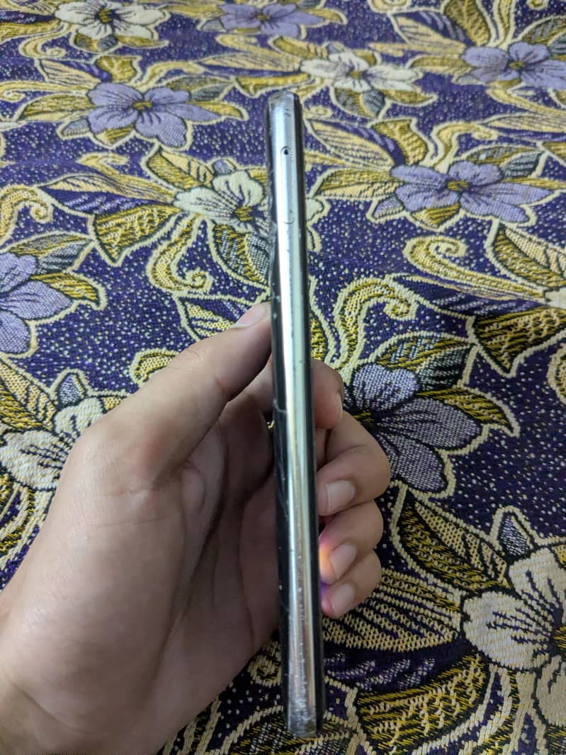 Sharp Aquos R2 2