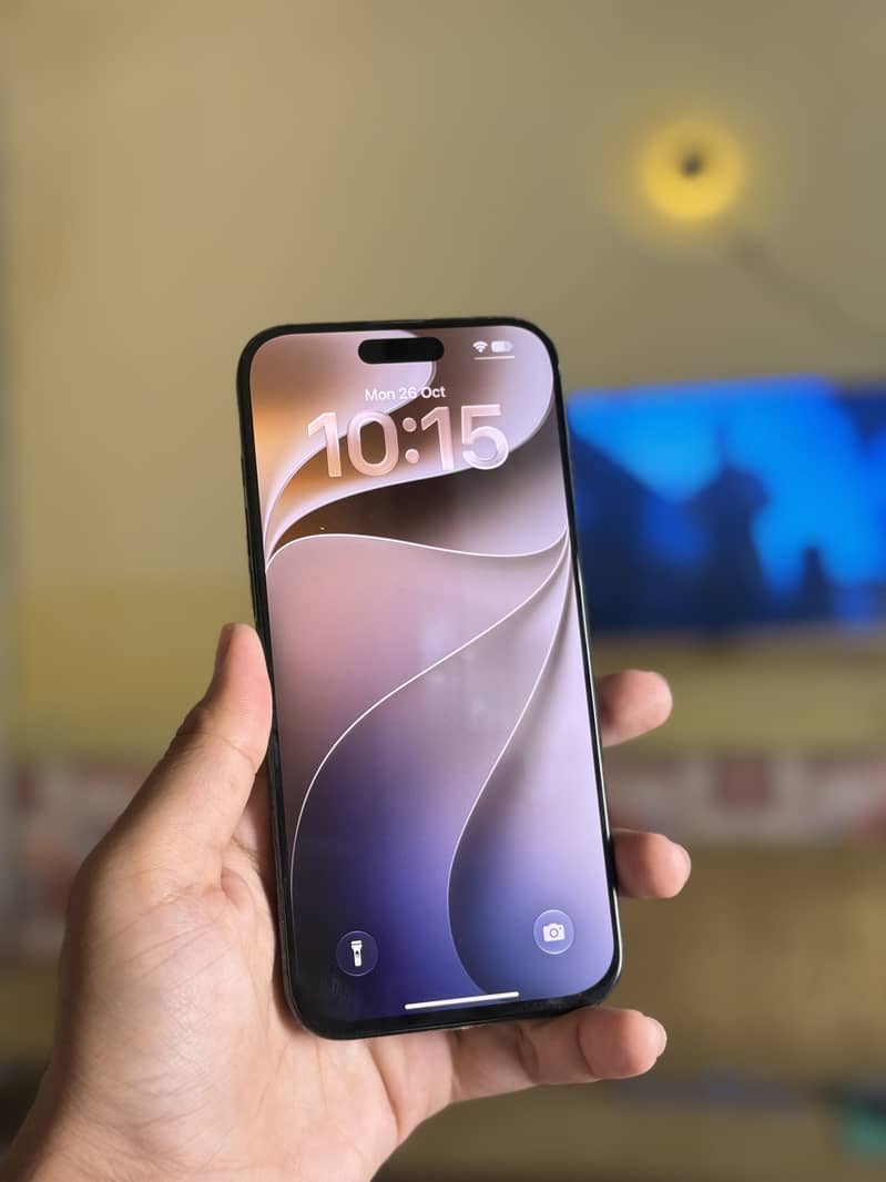 Apple iPhone 16 Pro Max 1