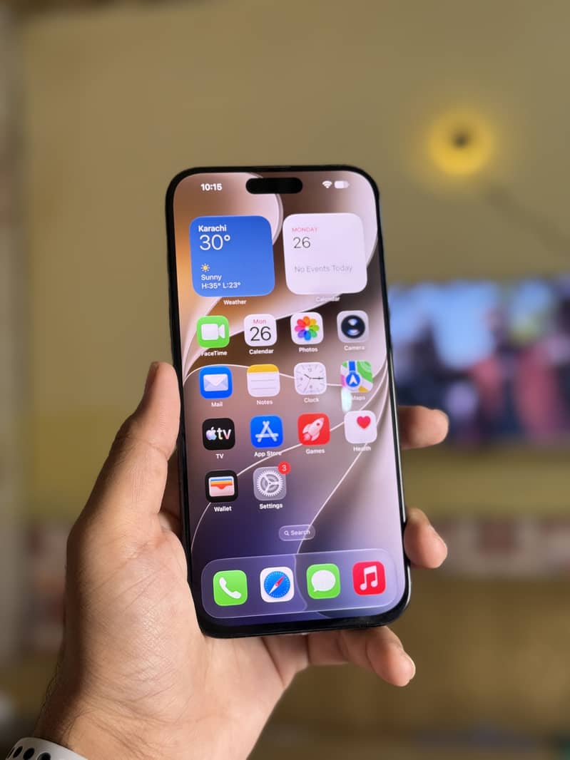 Apple iPhone 16 Pro Max 3