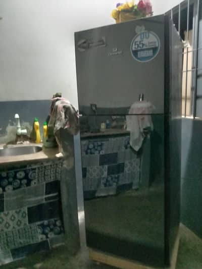 Dawlance glass door fridge chamber harab ha  4 Saal used urgent sale