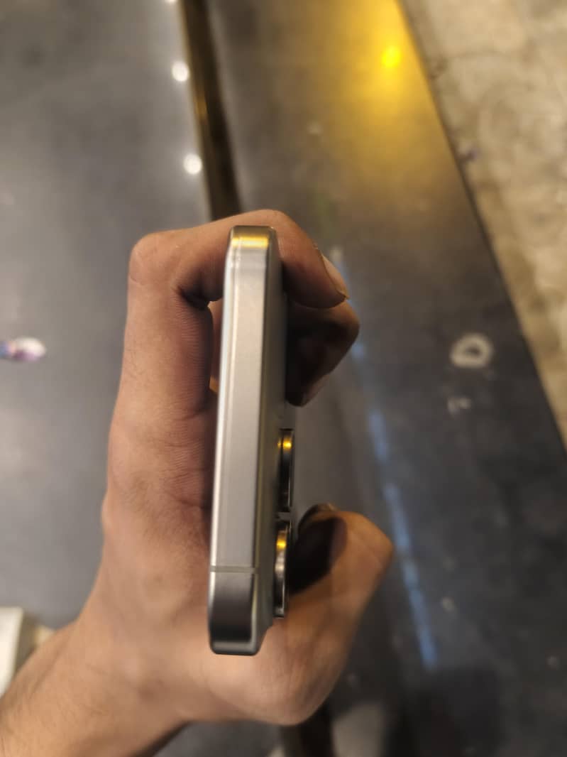 Apple iPhone 15 Pro Max 2