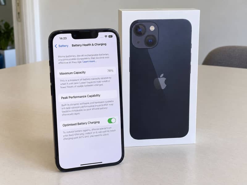 Apple iPhone 13 2