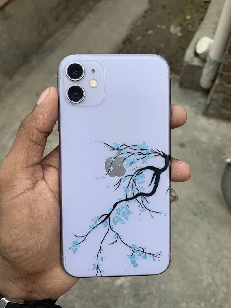 Apple iPhone 11 4