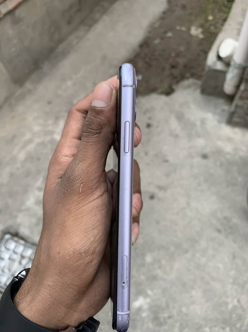 Apple iPhone 11 5