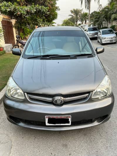 Toyota platz 2005