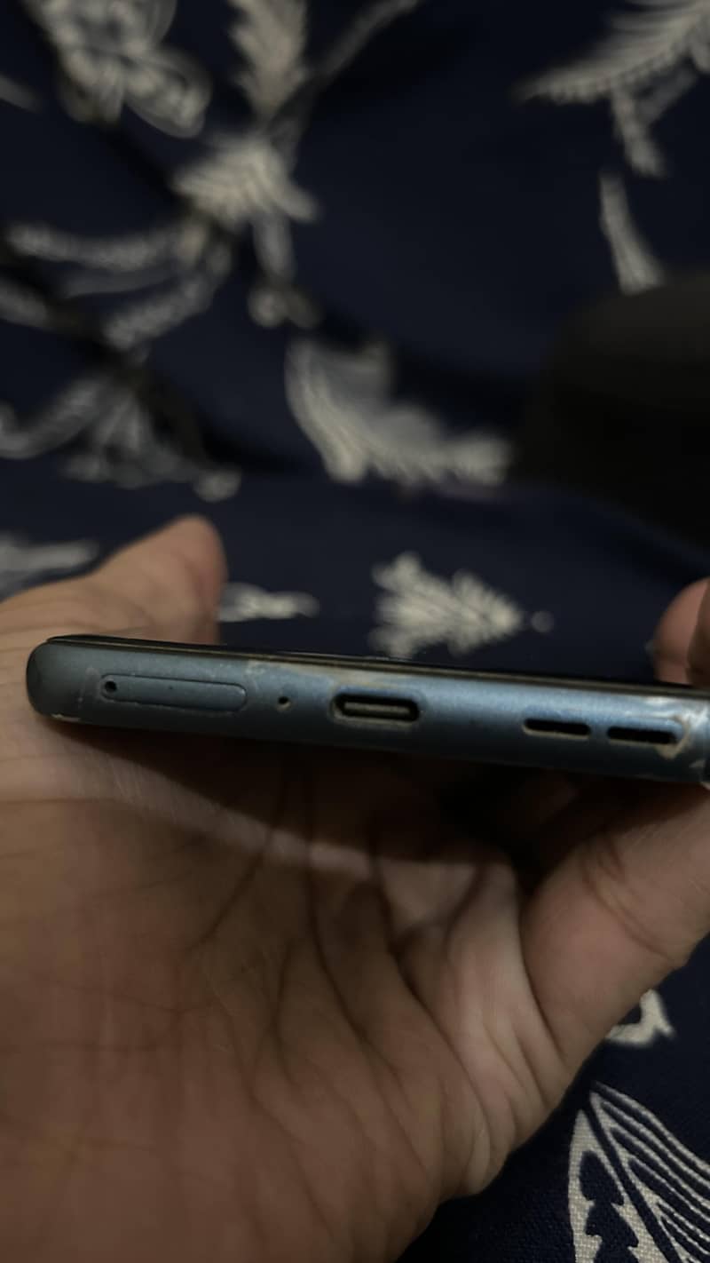 Motorola Edge - Mobile Phones - 1120913588