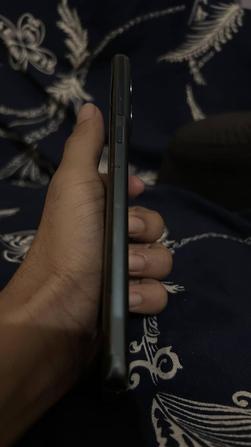 Motorola Edge - Mobile Phones - 1120913588