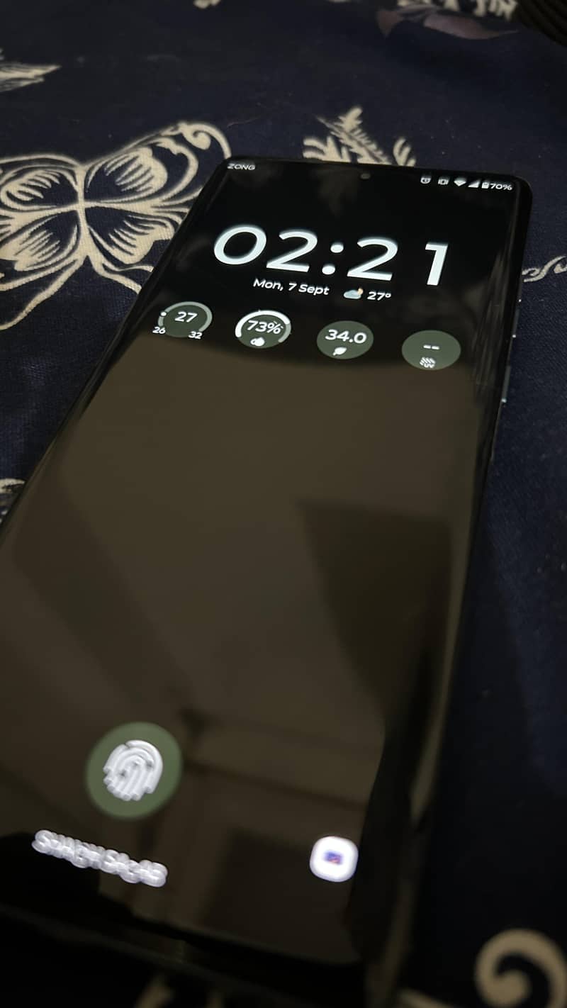 Motorola Edge - Mobile Phones - 1120913588