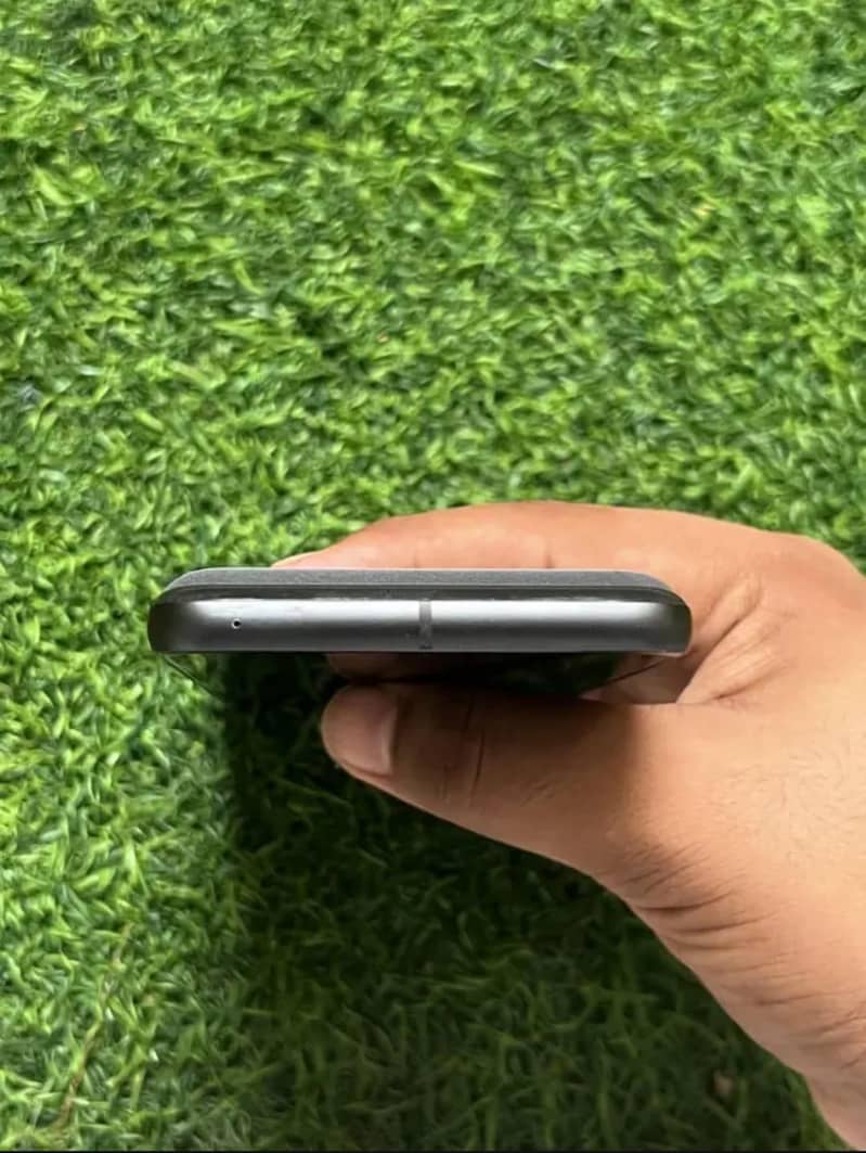 Google Pixel 8 3