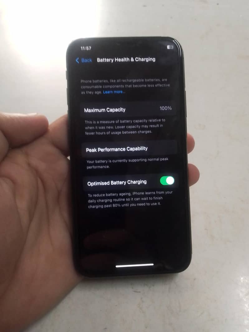 Apple iPhone X 4