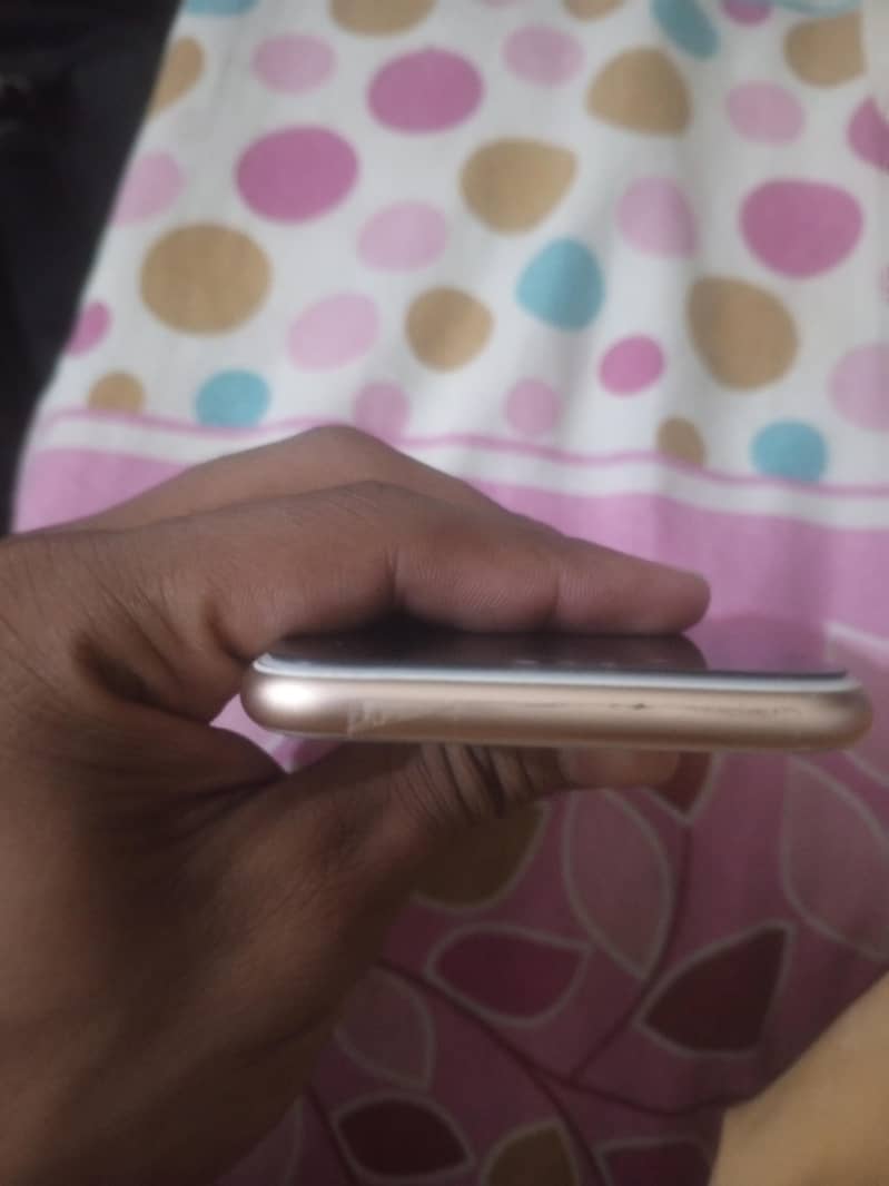 Apple iPhone 8 0