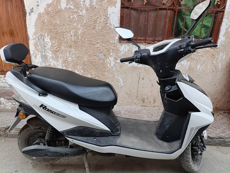 scooty 1
