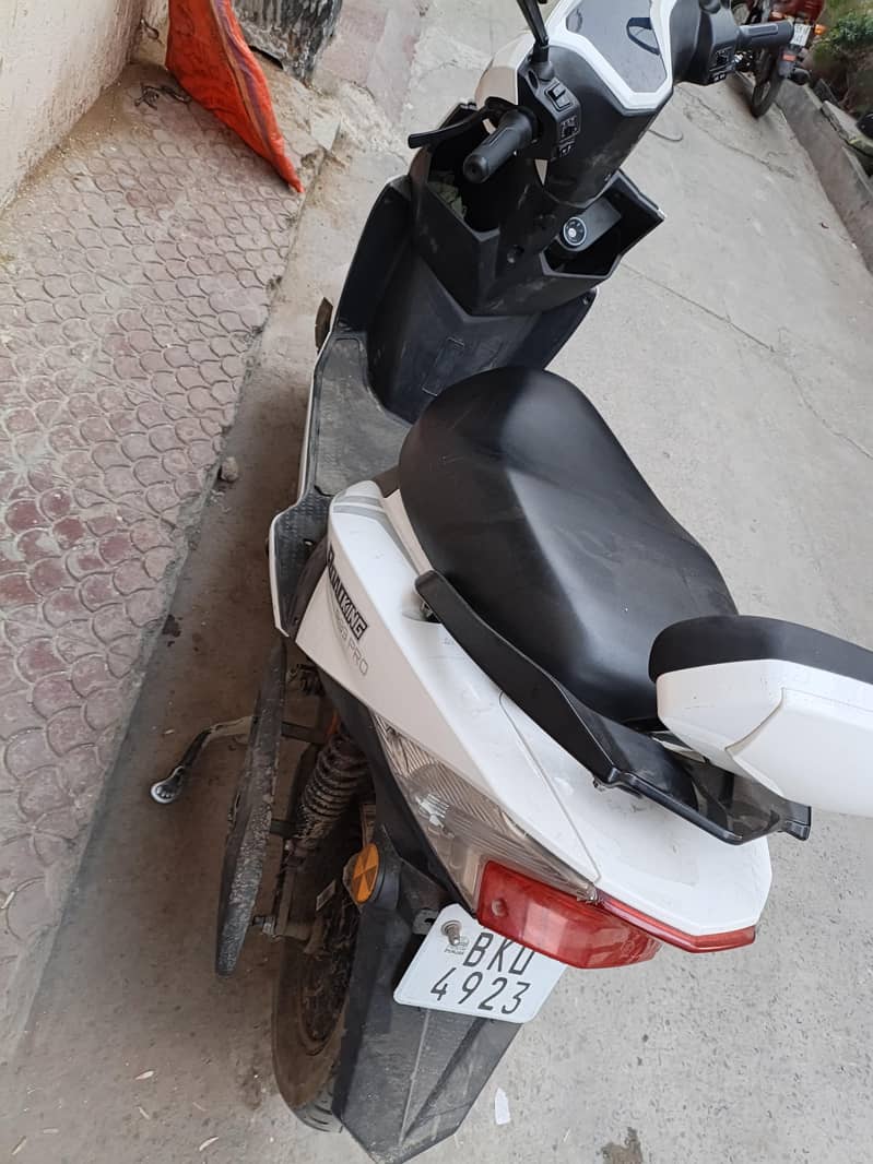 scooty 3