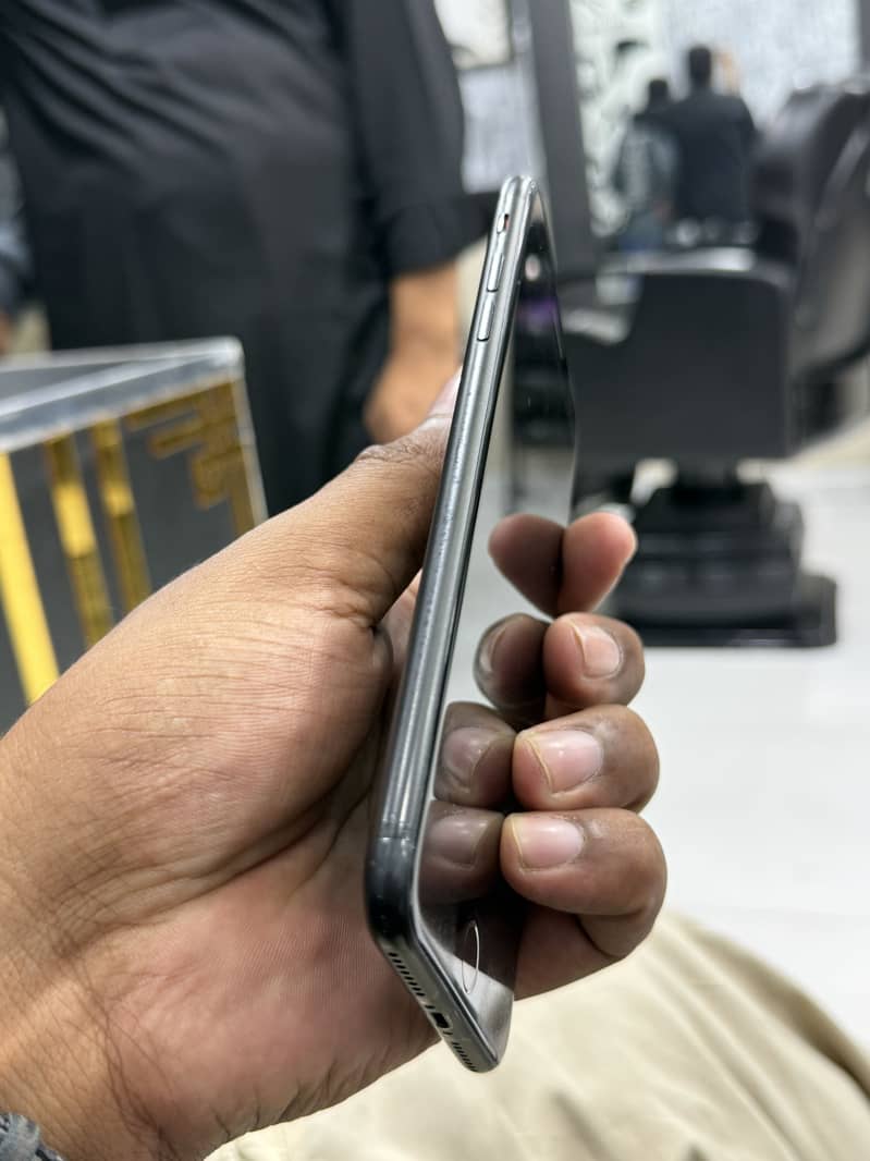 Apple iPhone 7 Plus 6