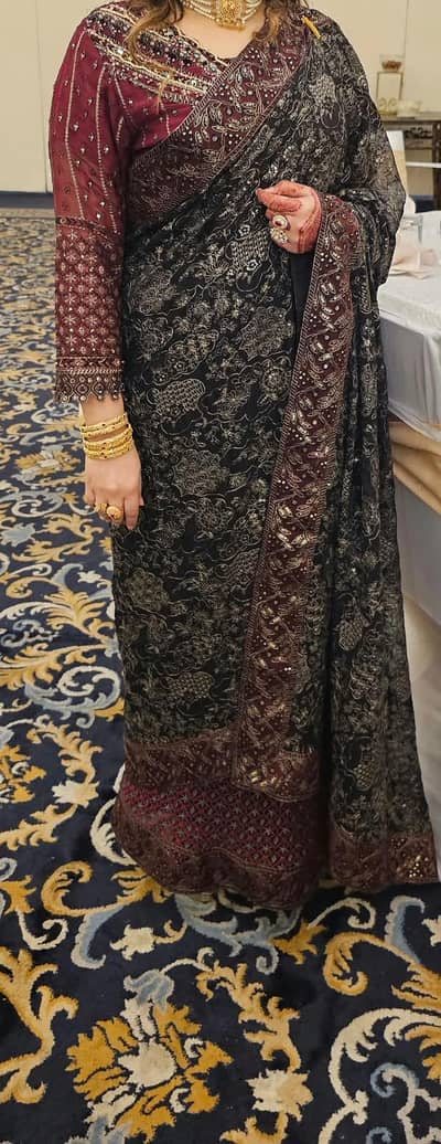 black saree only 1 time ues like brand new