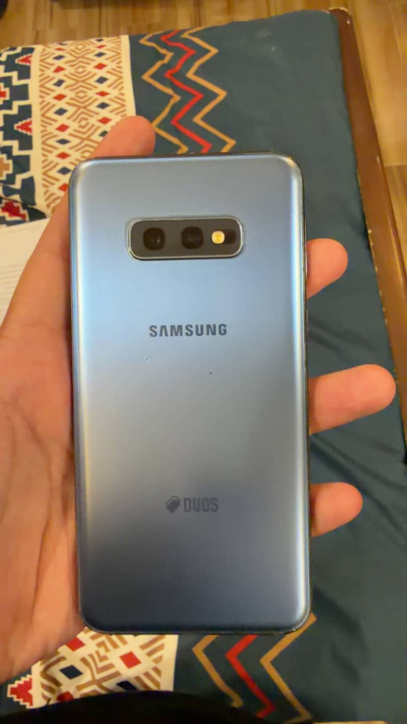 Samsung Mobile S10e 0
