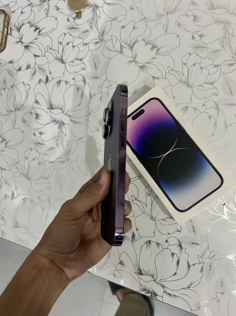 Apple iPhone 14 Pro 1
