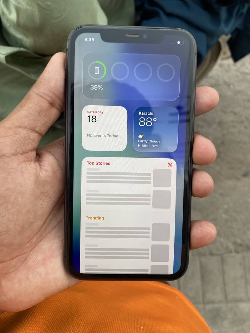 Apple iPhone 11 4